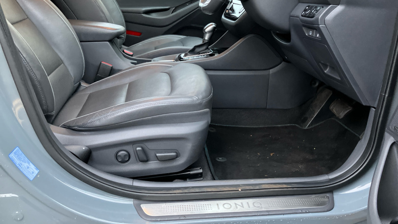 Hyundai IONIQ 1.6 GDi Hybrid Premium SE 5dr DCT Hybrid Hatchback